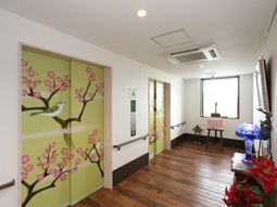 明るく和風の廊下