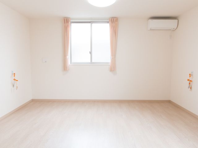 明るく清潔な居室