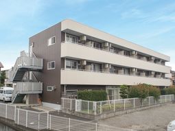 茶色の建物の外観