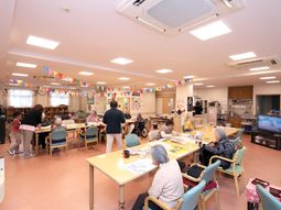 活動する人々の多目的室