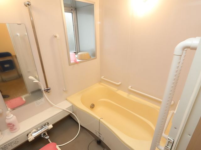 バリアフリー構造の浴室