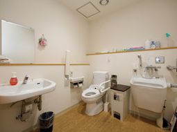 バリアフリーの洗面トイレ