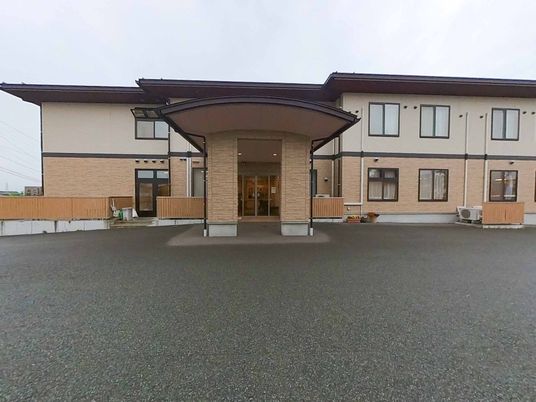 落ち着いた雰囲気の外観