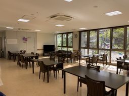 自然光が入るダイニングルーム