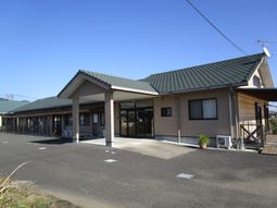 広々とした外観