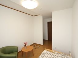 清潔感のある明るい居室