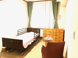 落ち着いた感じの居室
