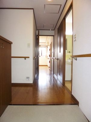 清潔感のある廊下