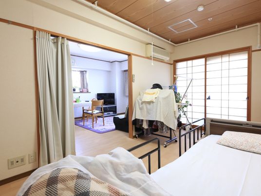 ゆったり居室の介助風景