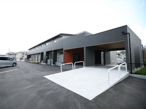 清潔感あるエントランス
