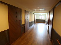 明るい廊下の様子