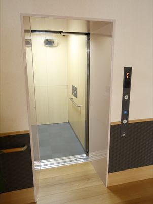 快適な移動エレベーター