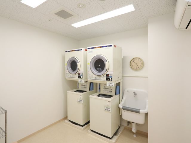 整備された洗濯設備 コインランドリー 快適な環境の中で、洗濯設備の管理を担当するスタッフを募集しています。