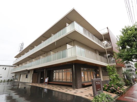 清潔感ある施設外観