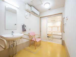 洗面台と浴室の入口