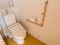 手すり付きトイレ空間
