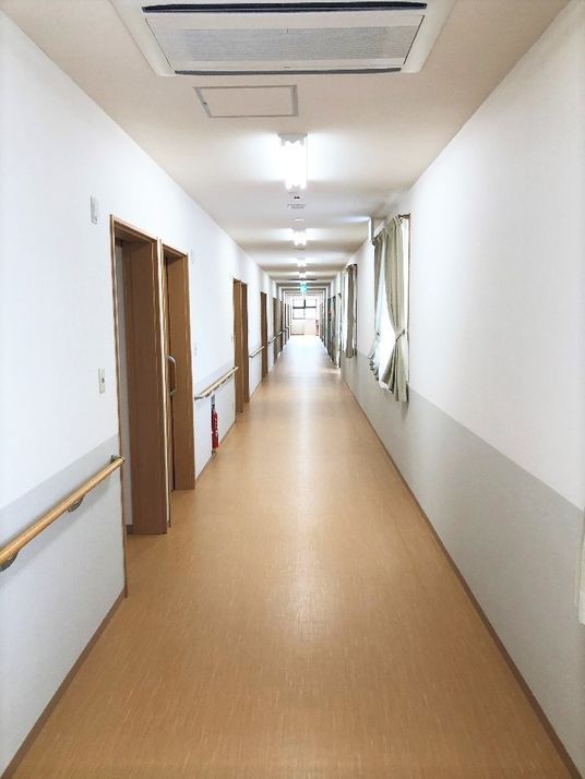 清潔な廊下の一部