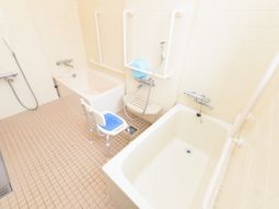 バリアフリーの浴室設備