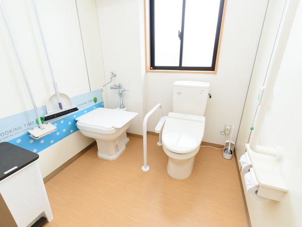 バリアフリーのトイレ空間