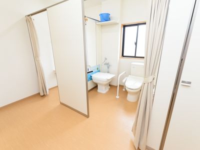 清潔な居室のトイレ