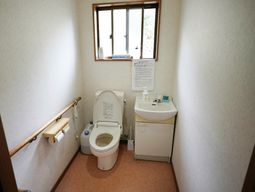 バリアフリーなトイレ空間