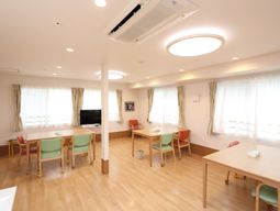 明るいダイニングルーム