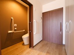 バリアフリートイレの室内