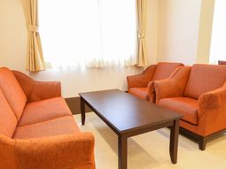 快適なラウンジの様子