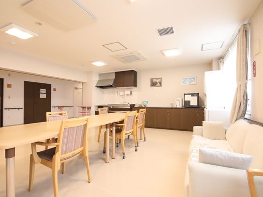清潔感ある居室でお仕事