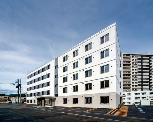 近代的な白い建物