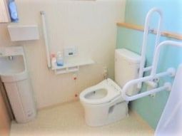 バリアフリーのトイレ機器