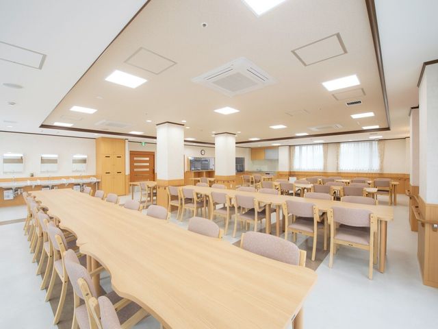 清潔感のある食堂スペース