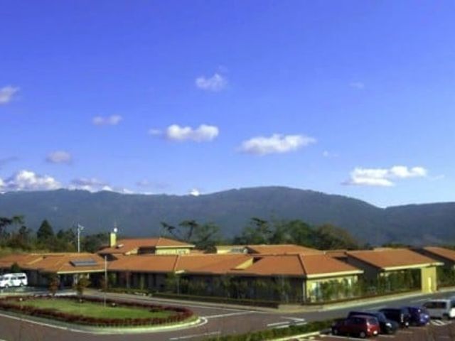 雄大な自然の外観 外観 落ち着いた雰囲気の施設で、自然に囲まれた穏やかな環境が整っています。