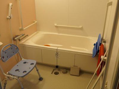 安全対策が整った浴室