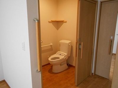 清潔なトイレ掃除スペース