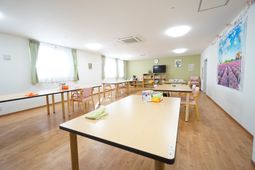 広々明るい共用スペース