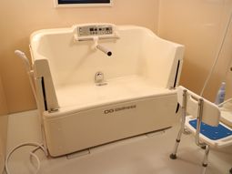 バリアフリーの快適浴室