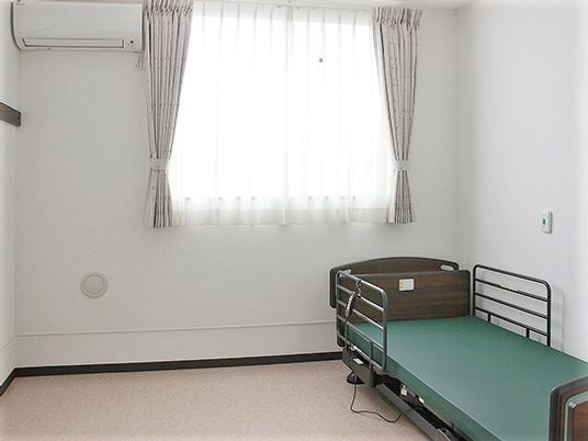 居心地良い個室のベッド