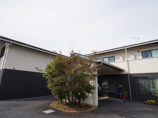 建物正面の外観  