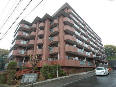 活躍の場を提供する建物外観