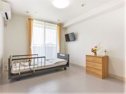 明るい個室の居室