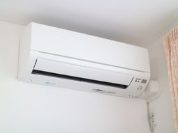 部屋のエアコン