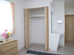 居室の収納と洗面台