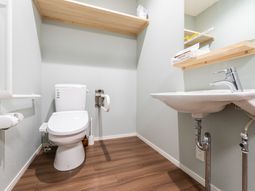 洗面台とトイレの空間