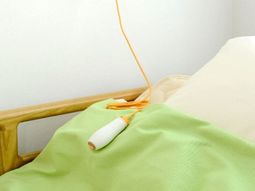 ベッドに備え付けのコールボタン