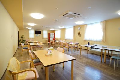 落ち着いた雰囲気の職場ダイニングルーム