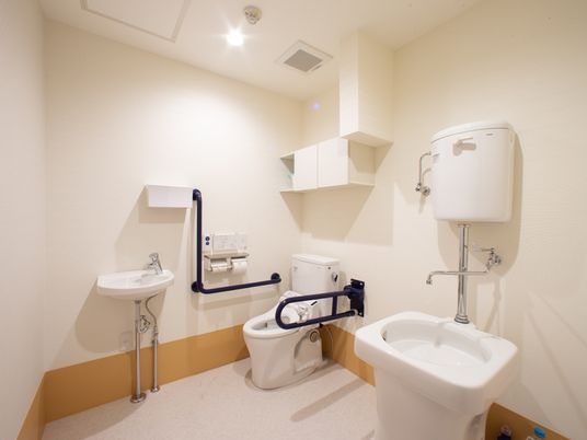 清潔感溢れるトイレスペース