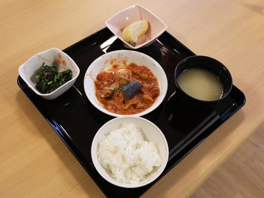 栄養バランスを考えた食事提供