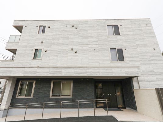 清潔感のある建物正面