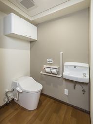 清潔なトイレの一室